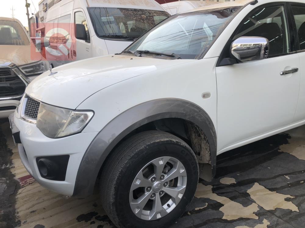 میتسوبیشی L200